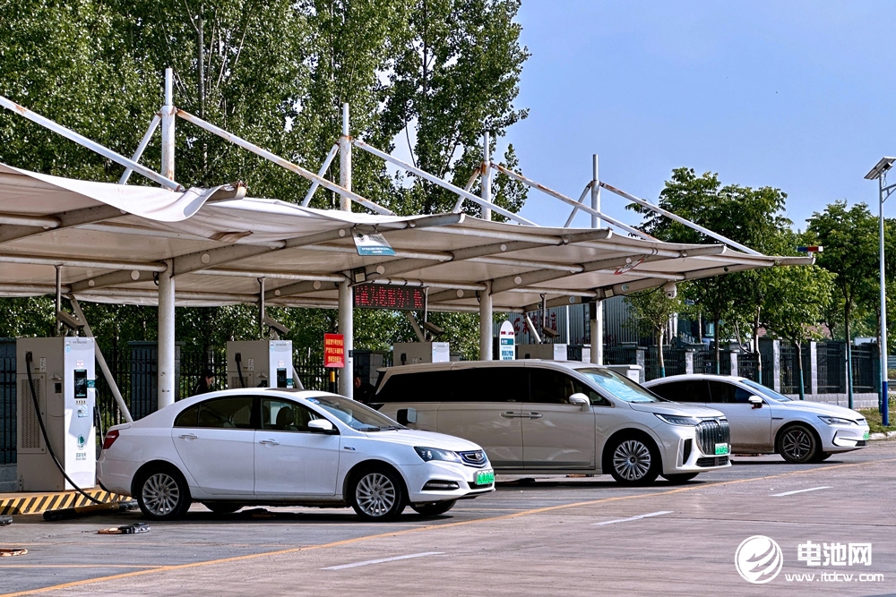 兩部門：探索完善新能源汽車全產(chǎn)業(yè)鏈金融服務(wù)
