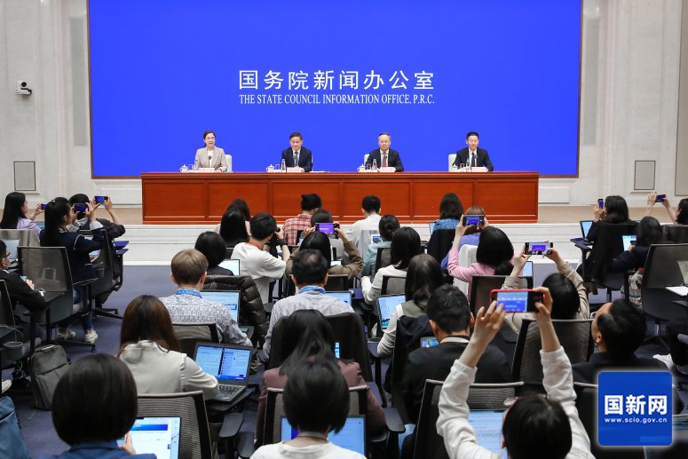 證監會主席吳清：打出一攬子穩市“組合拳” 堅定不移推進資本市場高水平對外開放