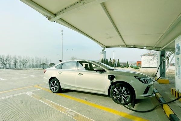 8月新能源乘用車(chē)批發(fā)銷(xiāo)量超128.2萬(wàn)輛 廠商出口20.4萬(wàn)輛