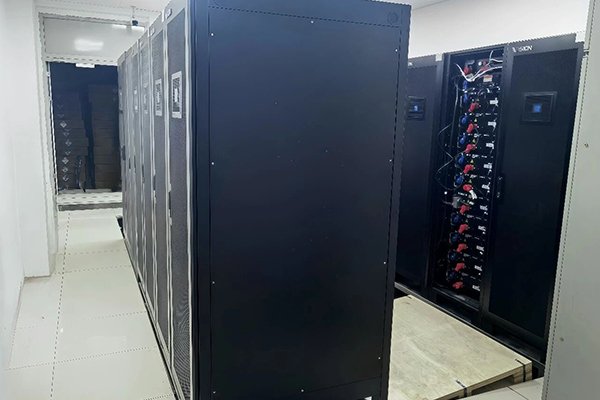 采用高倍率磷酸鐵鋰電池！雄韜REVO鋰電方案落地新疆公安系統(tǒng)