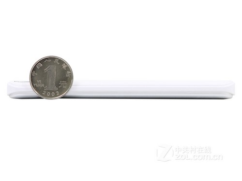 機身超薄的移動電源