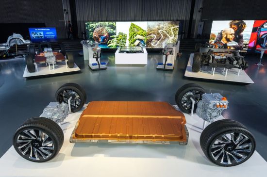 通用汽車在沃倫技術中心發布第三代電動車平臺及Ultium電池 圖片來源：通用汽車