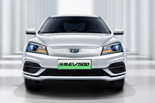 我國現(xiàn)存新能源汽車相關企業(yè)56.8萬家 今年上半年新增11.1萬家