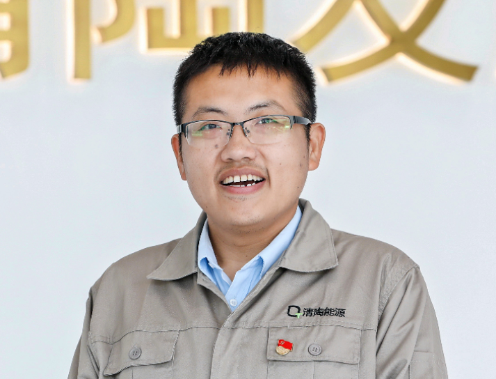 清陶發展李崢：祝愿大家新歲平安，兔年吉祥！