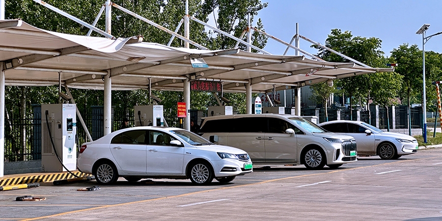 10月我國(guó)新能源汽車(chē)銷(xiāo)售95.6萬(wàn)輛 動(dòng)力電池裝車(chē)量39.2GWh