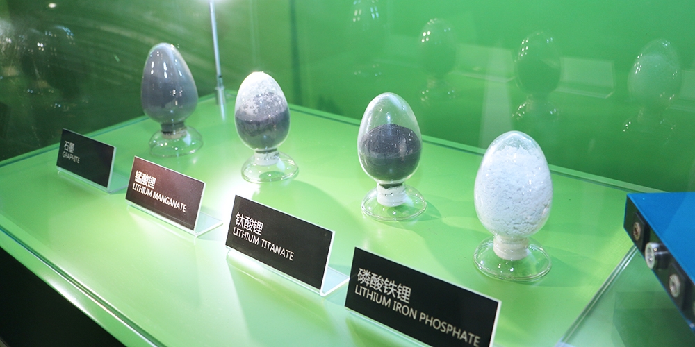 上游減產保價，下游以價換量，電池材料向上還是向下？
