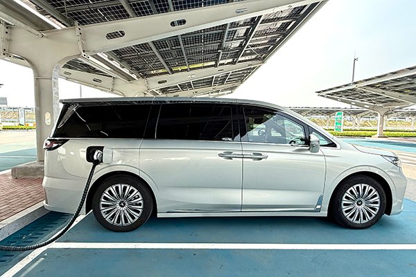 7月新能源乘用車批發(fā)銷量超118萬輛 廠商出口21.3萬輛