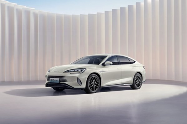 2024年中國(guó)乘用車(chē)企雙積分成績(jī)出爐：新能源車(chē)正積分1728.8萬(wàn)分