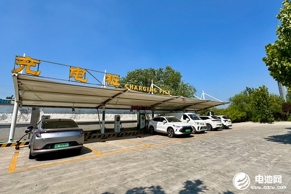 我國電動汽車充電基礎(chǔ)設(shè)施（槍）總數(shù)達(dá)1734.8萬個