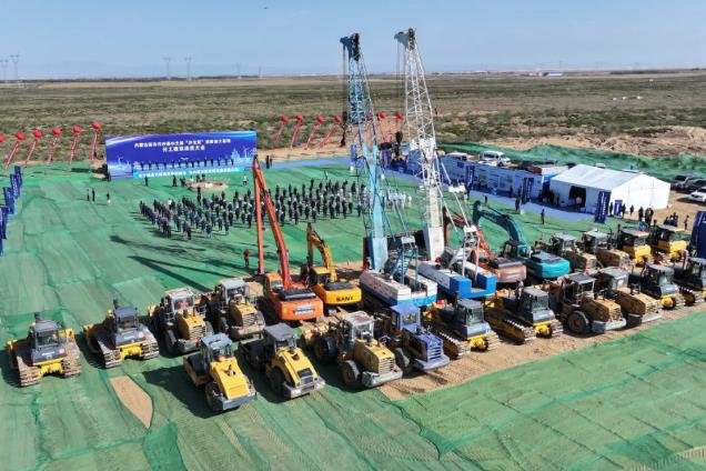 988億！配儲5GWh！內蒙古千萬千瓦級新能源基地開工