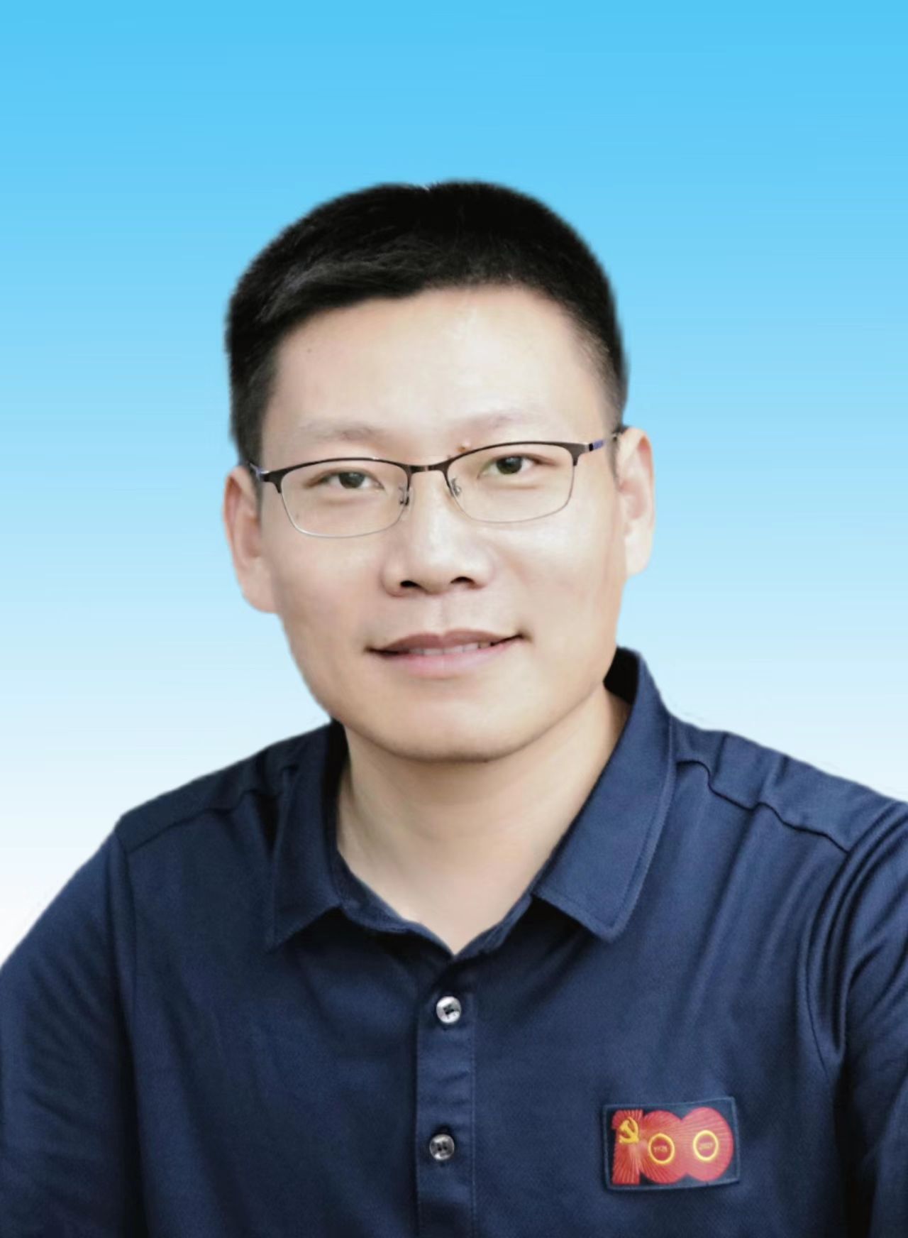 北京大學深圳研究生院副教授/薄膜技術(shù)與裝備實驗負責人/深圳后浪實驗室主任吳忠振