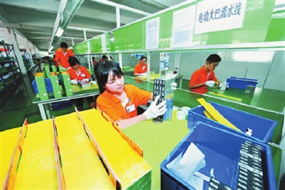 國軒高科純電動大巴可負(fù)重跑長途 未來或普遍使用
