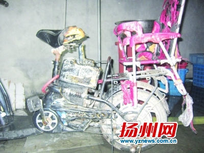 電動車充電爆炸引燃布料倉庫 充電超過8小時(shí)存隱患
