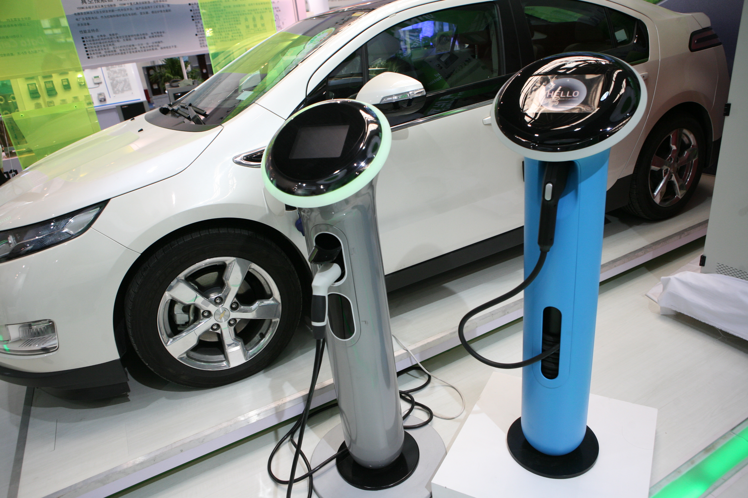 2015年成都新能源汽車力爭實現產值百億產能萬輛
