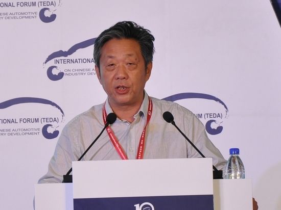 中國汽車工業協會常務副會長兼秘書長董揚