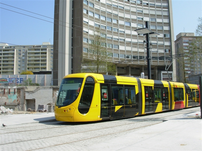 濟(jì)南布局雙源無(wú)軌電車(chē) 補(bǔ)貼政策刺激發(fā)展