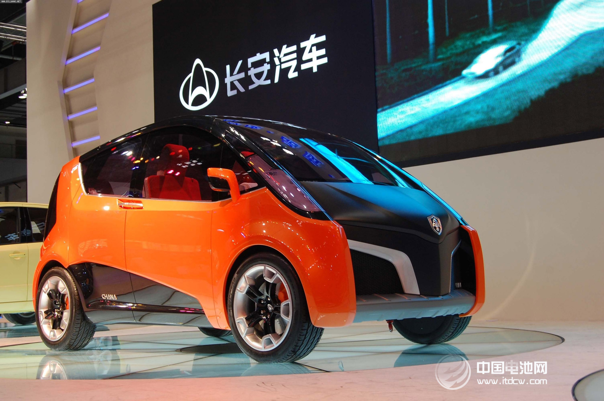 “互聯網+汽車”充滿想像 誰將立市場浪潮之巔? “互聯網+汽車”充滿想像 誰將立市場浪潮之巔?
