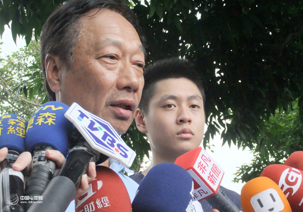 臺灣鴻海郭臺銘盯上朋友圈 發動全員賣手機 臺灣鴻海郭臺銘盯上朋友圈 發動全員賣手機