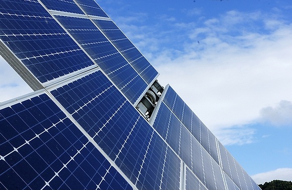美國碲化鎘薄膜太陽能電池轉換效率達18.6% 創新紀錄 美國碲化鎘薄膜太陽能電池轉換效率達18.6% 創新紀錄