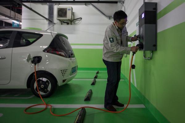 2016年新能源汽車上下游五大產業鏈發展趨勢