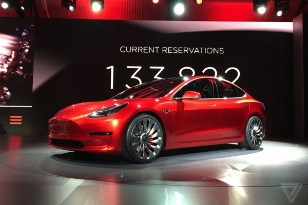 特斯拉Model 3預(yù)訂火爆 1天賣出18萬(wàn)輛 特斯拉Model 3預(yù)訂火爆 1天賣出18萬(wàn)輛