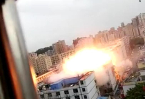 深圳龍華新區(qū)一電子廠突發(fā)火災(zāi) 現(xiàn)場傳出爆炸聲