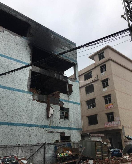 深圳龍華新區(qū)一電子廠突發(fā)火災(zāi) 現(xiàn)場傳出爆炸聲