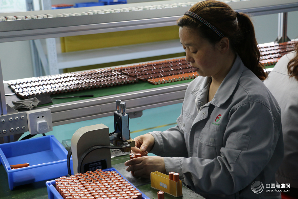 電芯企業(yè)產(chǎn)能擴張持續(xù) 3家鋰電設(shè)備企業(yè)中期業(yè)績預(yù)喜