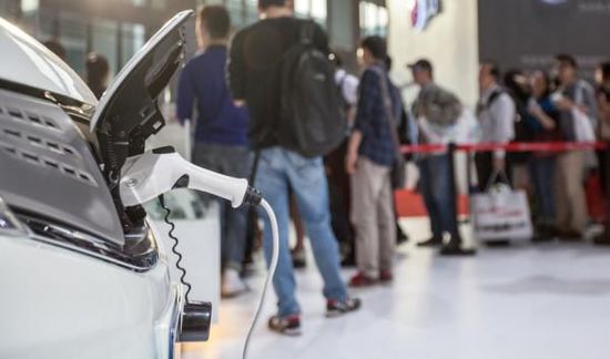 新能源車高額補貼引發問題 積分交易或成解決良方 新能源車高額補貼引發問題 積分交易或成解決良方