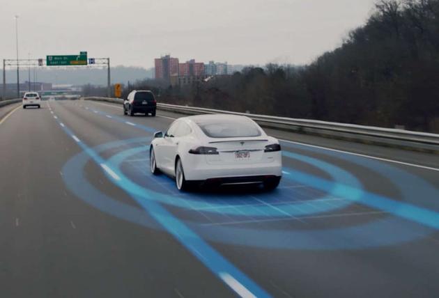 特斯拉的Autopilot自動輔助駕駛功能