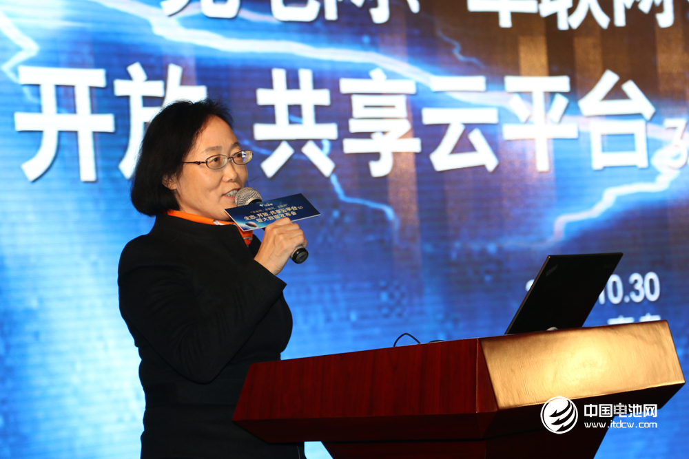 “充電網(wǎng)、車聯(lián)網(wǎng)、互聯(lián)網(wǎng)”生態(tài)、開放、共享云平臺(tái)3.0暨大數(shù)據(jù)發(fā)布會(huì)現(xiàn)場