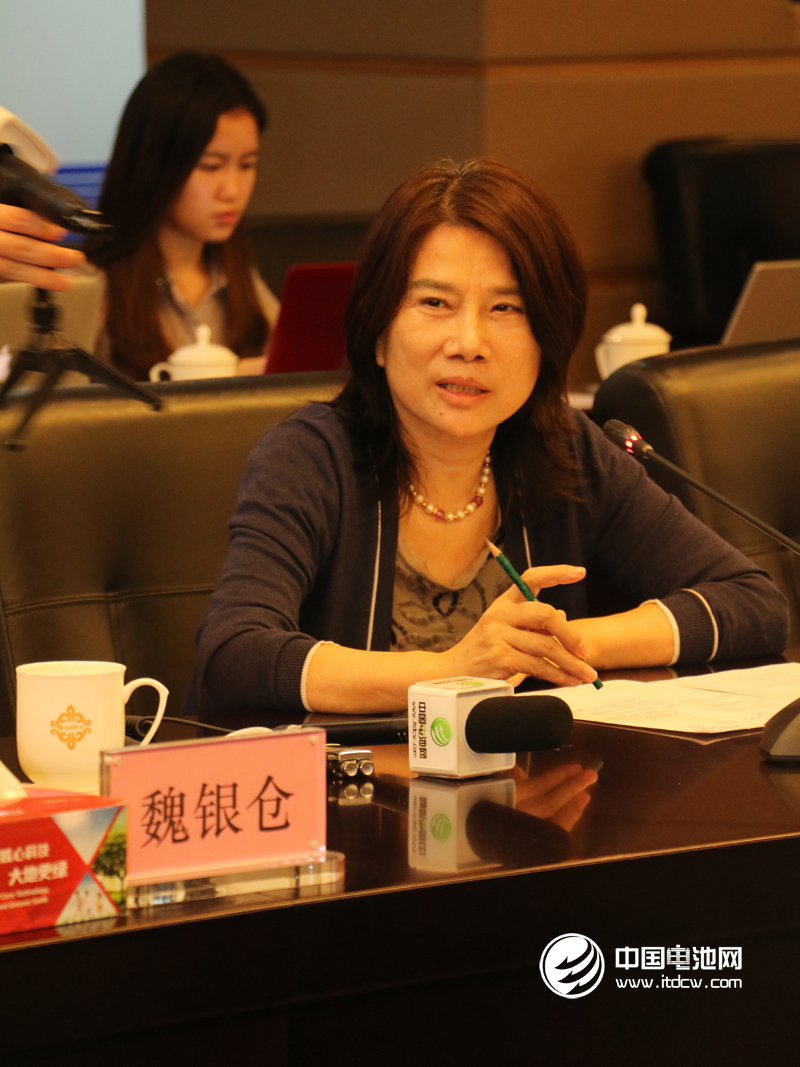 格力電器暫解“被舉牌”警報 董明珠重申無論如何都要造車 格力電器暫解“被舉牌”警報 董明珠重申無論如何都要造車