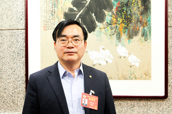 福田歐輝氫燃料電池客車商業(yè)化運營！豐田攜殼牌增設(shè)7座加氫站！