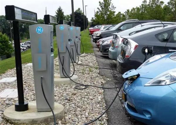 新能源汽車動力電池各有門道 特斯拉僅靠“5號電池” 新能源汽車動力電池各有門道 特斯拉僅靠“5號電池”