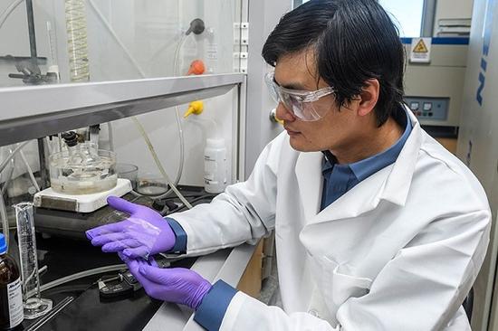 自愈薄膜可極大改善氫燃料電池的使用壽命 自愈薄膜可極大改善氫燃料電池的使用壽命