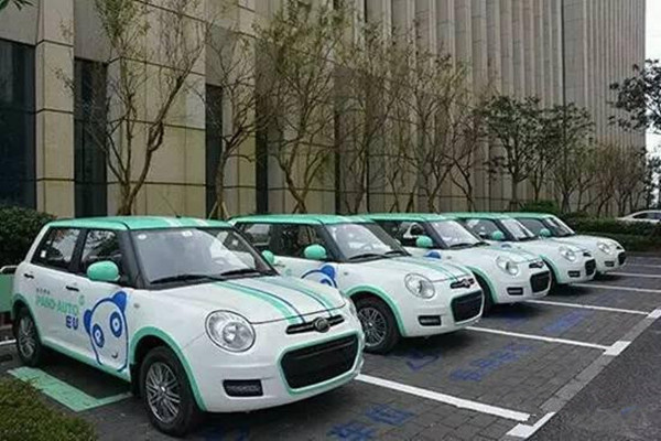 傳統制造向高端制造“蝶變” 重慶“摩幫”變身新能源車“新貴”