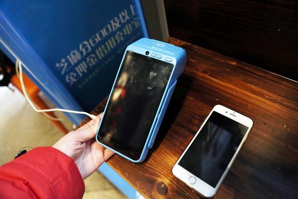 共享充電寶突然躥紅 一年消費(fèi)20元比自買(mǎi)劃算？