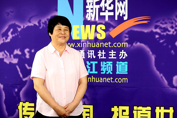奧宇石墨集團(tuán)董事長(zhǎng)韓玉鳳