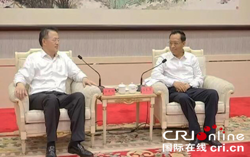 汕頭市委書記陳良賢（右）、正道集團(tuán)有限公司首席執(zhí)行官徐建國（左）