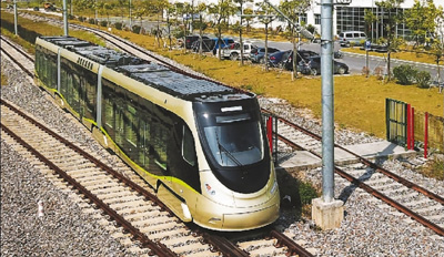 新型氫能源有軌電車下線 加氫一次可持續(xù)行駛100公里