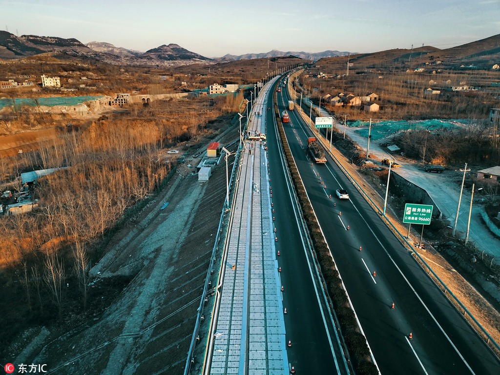 濟(jì)南正建設(shè)全球首條光伏高速公路 年底竣工通車發(fā)電