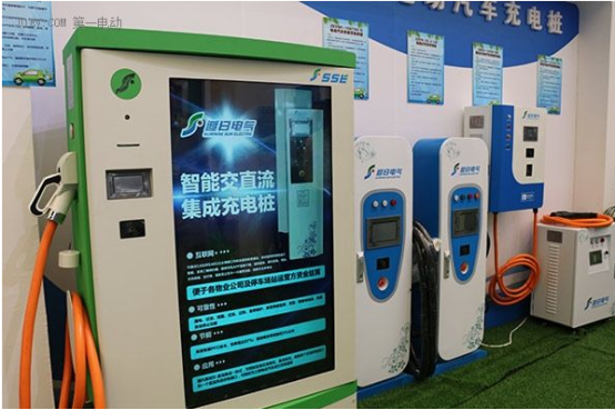 類似的樁體廣告屏可以為運營商帶來收入.png