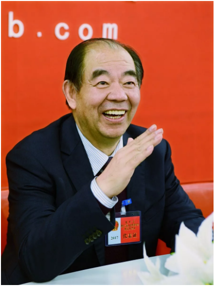 跨界造車(chē)向新能源要前景 多氟多李世江：“紅星之火”足以燎原