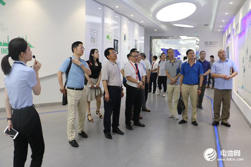中國鋰電新能源產業鏈調研團一行參觀天能集團 中國鋰電新能源產業鏈調研團一行參觀天能集團