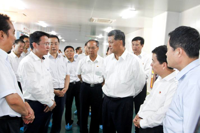 廣東省省長(zhǎng)馬興瑞、廣汽董事長(zhǎng)曾慶洪等考察天臣新能源電芯生產(chǎn)基地 廣東省省長(zhǎng)馬興瑞、廣汽董事長(zhǎng)曾慶洪等考察天臣新能源電芯生產(chǎn)基地