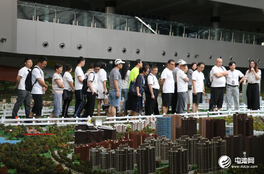 問(wèn)道金沙灘 電池百人會(huì)企業(yè)家共享青山綠水盛宴 問(wèn)道金沙灘 電池百人會(huì)企業(yè)家共享青山綠水盛宴