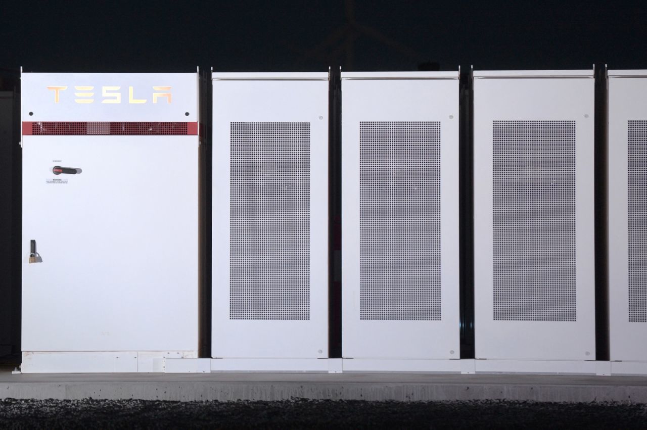 馬斯克押注澳洲電網獲巨大成功 電池儲能前景光明