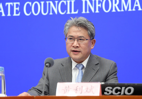 工業(yè)和信息化部新聞發(fā)言人、運(yùn)行監(jiān)測(cè)協(xié)調(diào)局局長(zhǎng)黃利斌