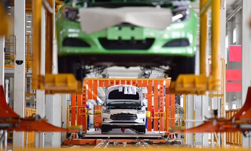 Domestic auto firms ramp up chipset R&D to thwart curbs Domestic auto firms ramp up chipset R&D to thwart curbs