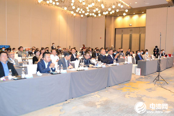 雄韜股份發布燃料電池新品 雄韜氫瑞與金華氫途簽訂戰略協議 雄韜股份發布燃料電池新品 雄韜氫瑞與金華氫途簽訂戰略協議